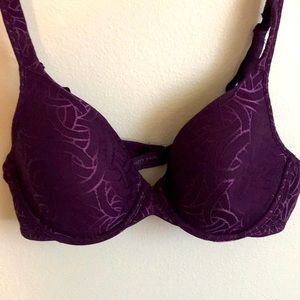Pretty Lacey purple bra 36B like new!